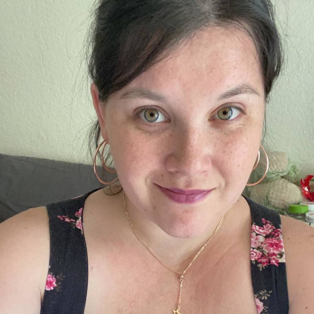 Meet your Posher, Chloe